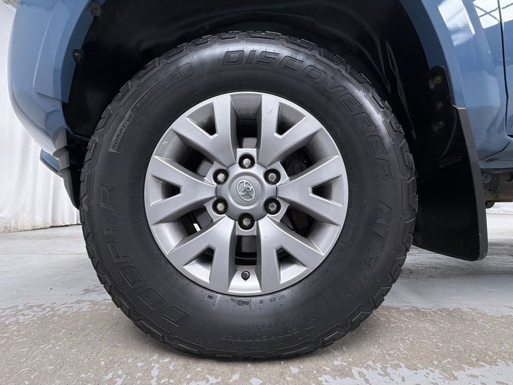Used 2019 Toyota Tacoma SR5 AWD/4WD image 14