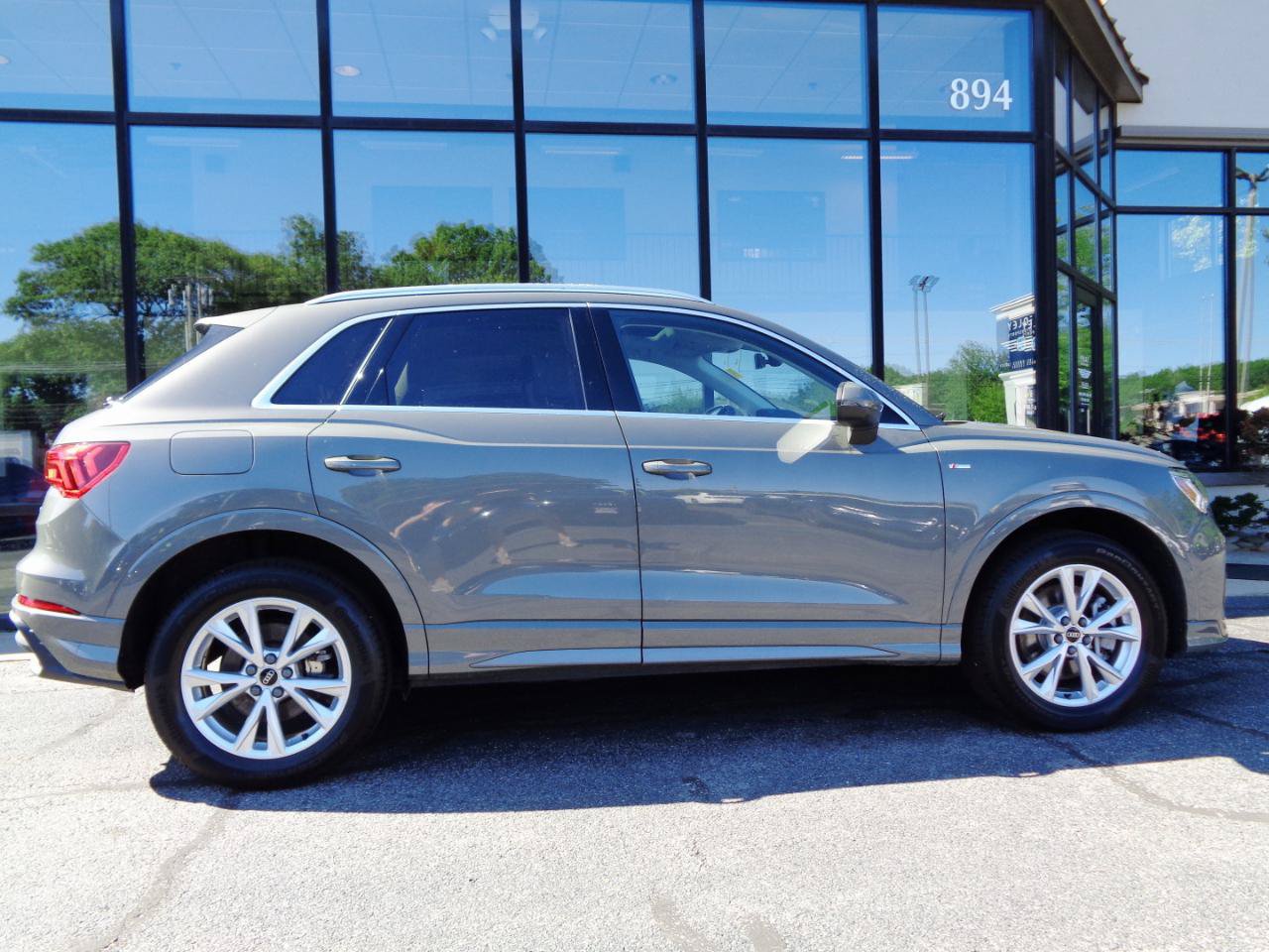 Used 2023 Audi Q3 2.0T Premium Plus AWD/4WD image 3