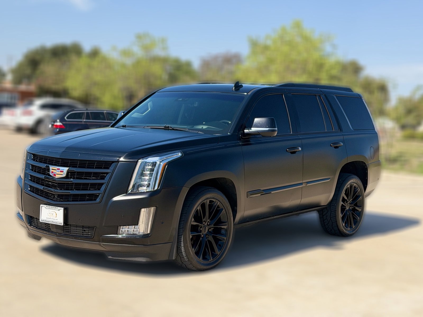 Used 2020 Cadillac Escalade Luxury AWD/4WD image 2