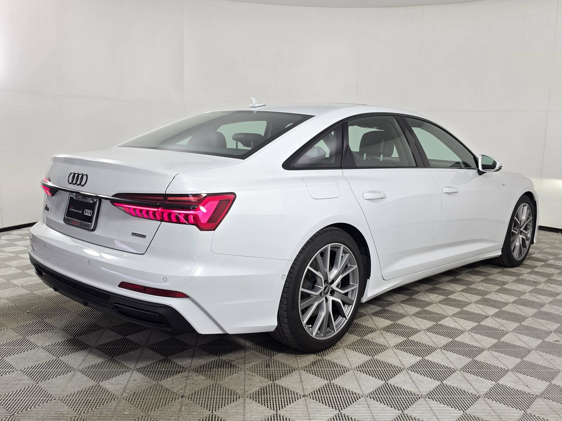 Used 2023 Audi A6 Premium Plus w/ Premium Plus Package AWD/4WD image 7