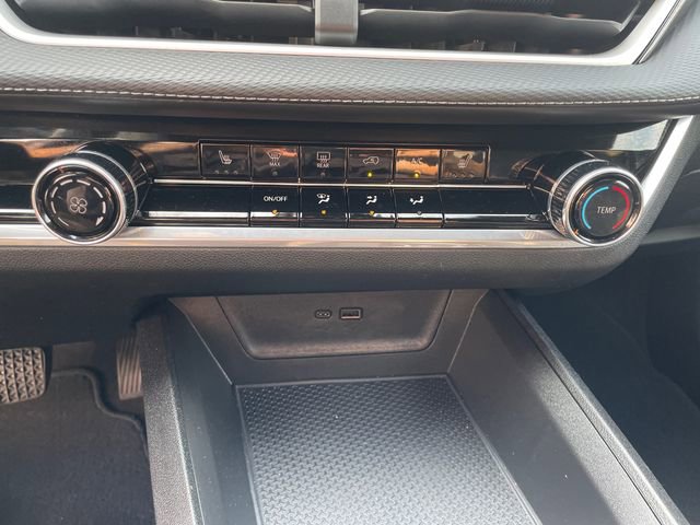 Used 2025 Chevrolet Equinox LT image 33