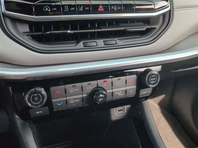 Certified 2024 Jeep Compass Limited w/ Sun and Sound Group AWD/4WD image 14