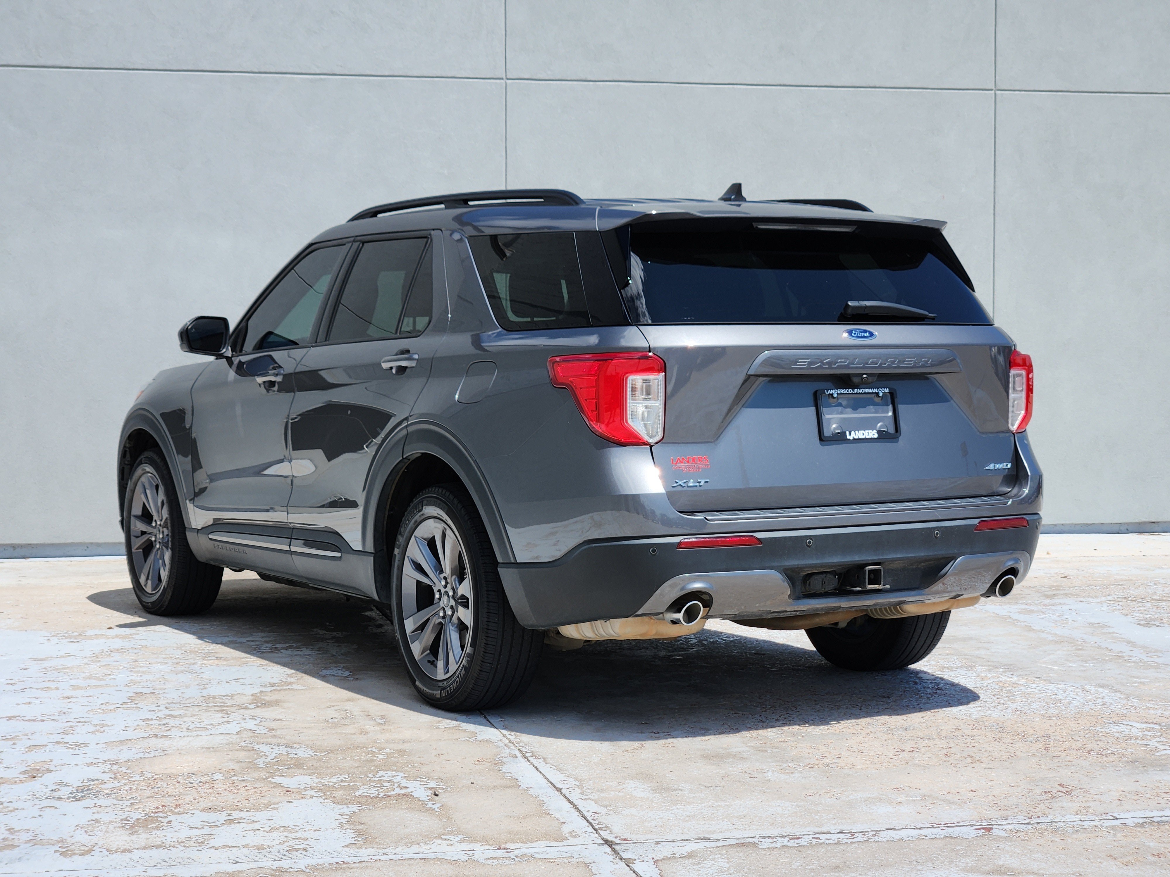 Used 2023 Ford Explorer XLT w/ Equipment Group 202A AWD/4WD image 6