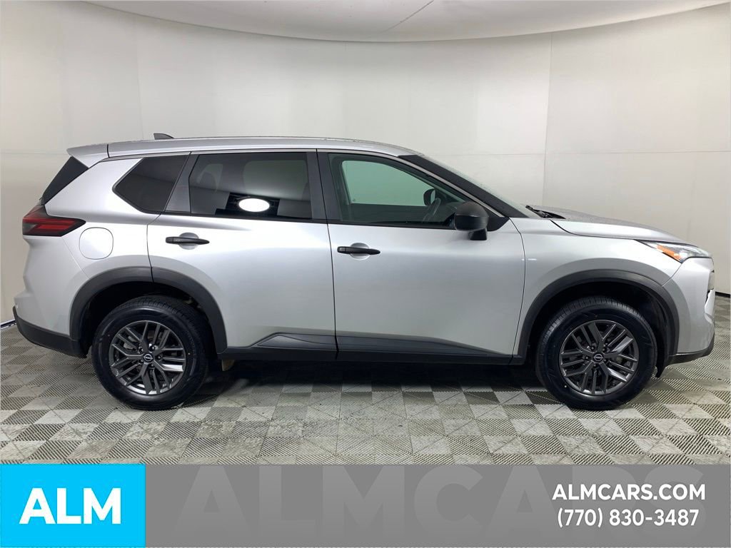 Used 2024 Nissan Rogue S image 10
