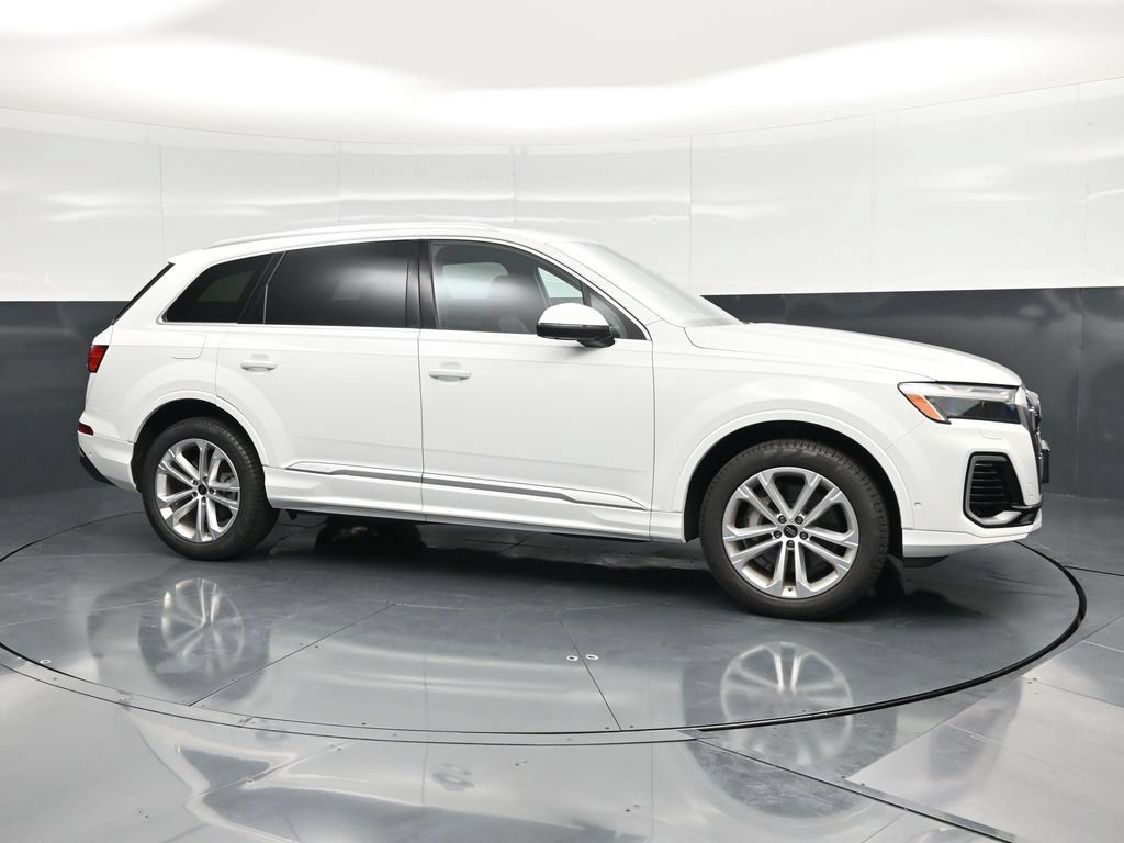 Used 2025 Audi Q7 3.0T Premium Plus AWD/4WD image 3