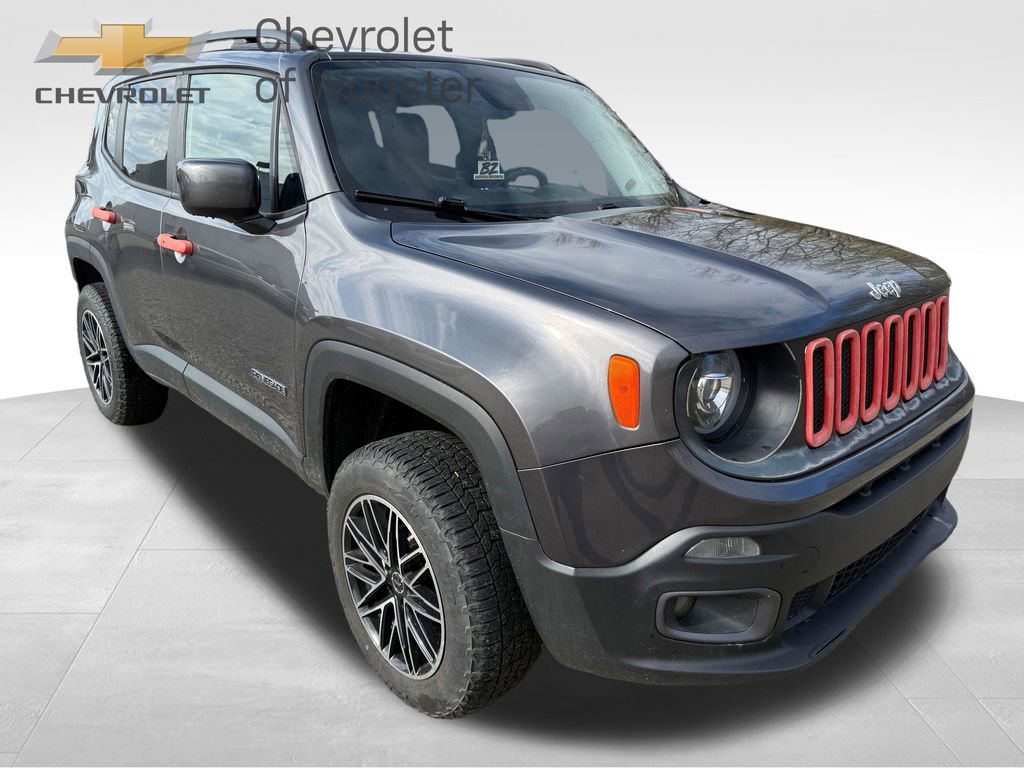 Used 2017 Jeep Renegade Latitude w/ Cold Weather Group image 7