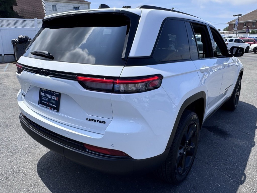 New 2025 Jeep Grand Cherokee Limited w/ Black Appearance Package image 7