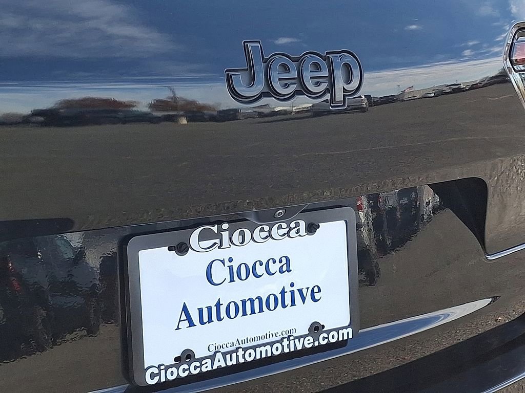 Used 2023 Jeep Grand Cherokee L Altitude image 32