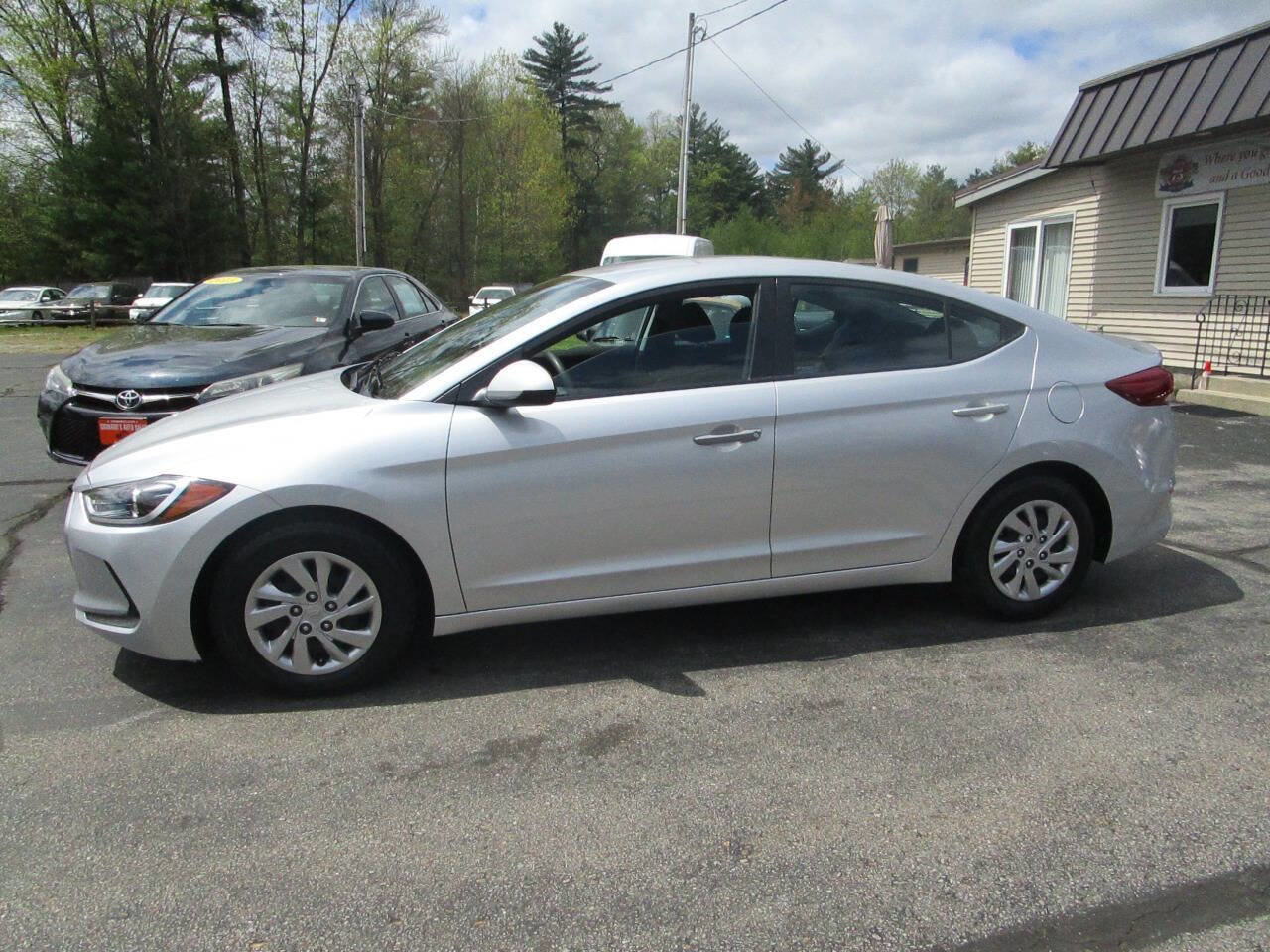 Used 2018 Hyundai Elantra SE image 18