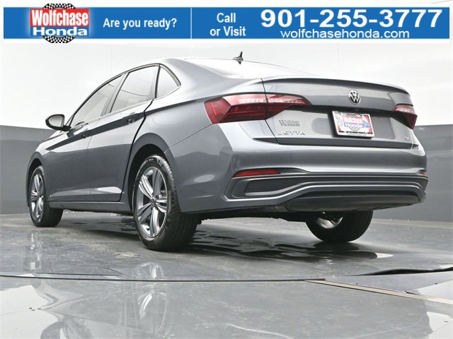 Used 2024 Volkswagen Jetta SE w/ Panoramic Sunroof Package image 24