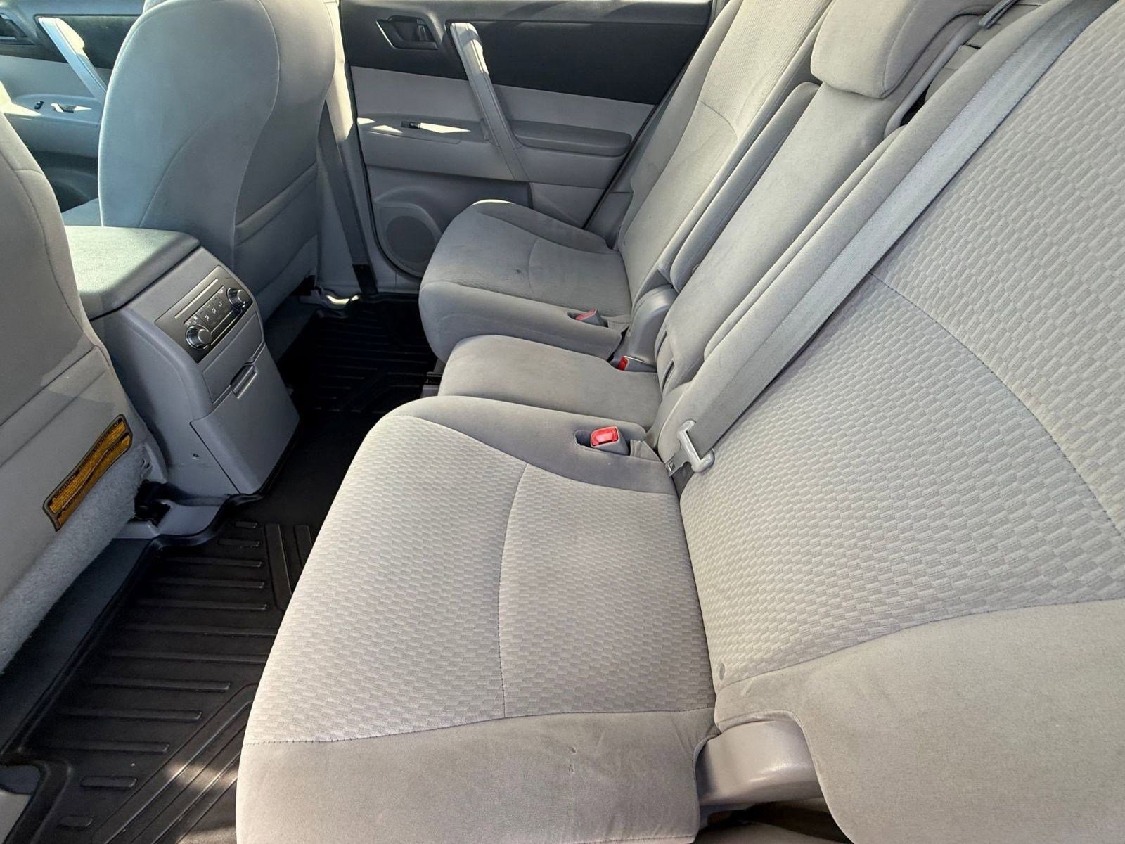 Used 2010 Toyota Highlander Base image 15