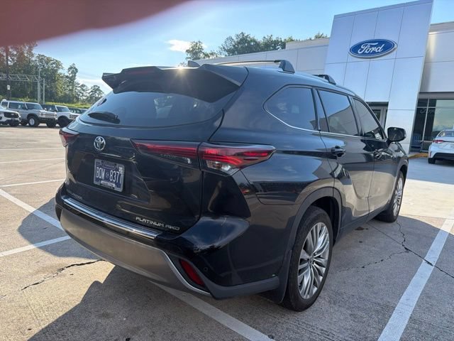 Used 2024 Toyota Highlander Platinum AWD/4WD image 13
