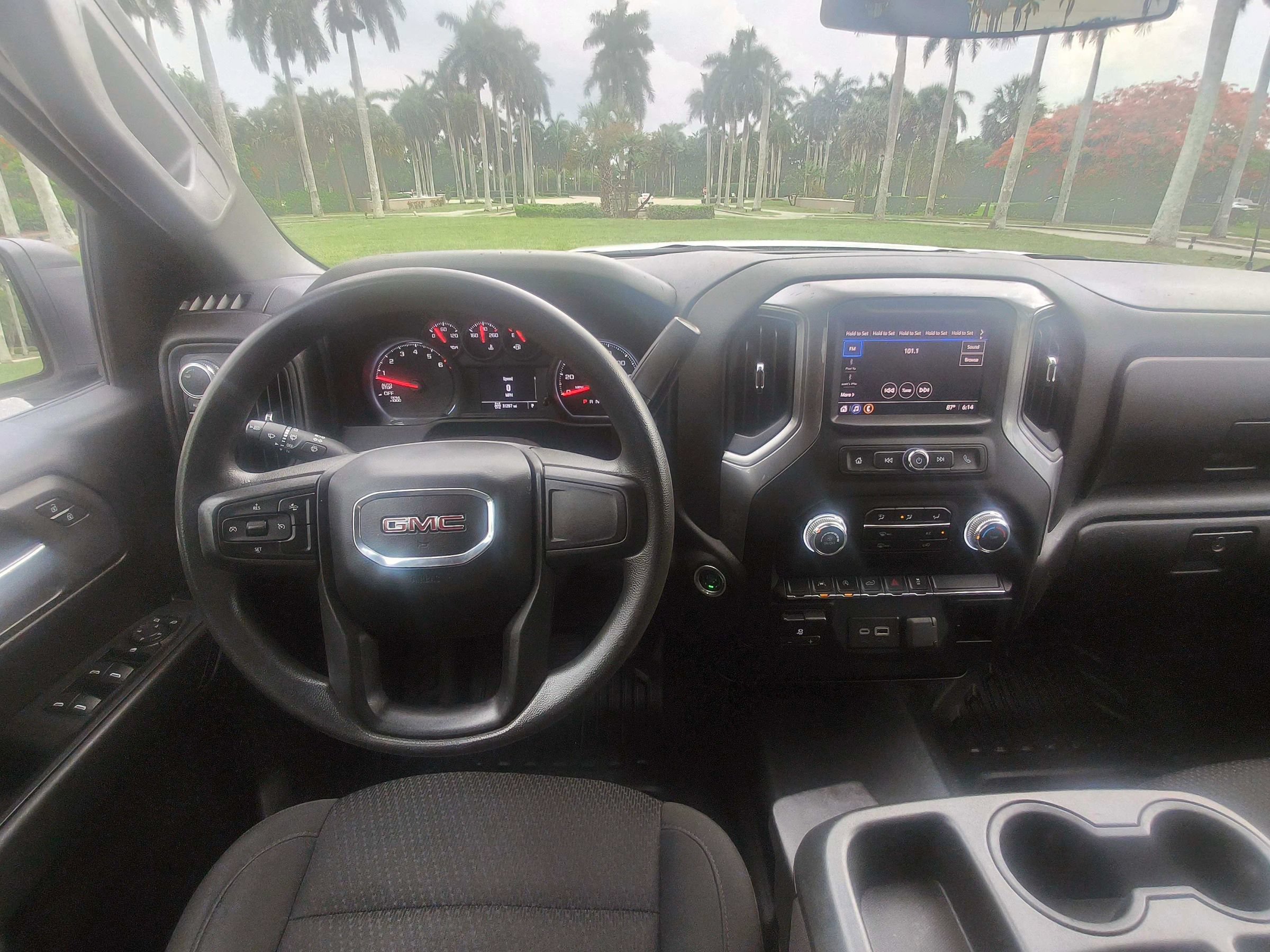 Used 2023 GMC Sierra 1500 Pro w/ Pro Value Package AWD/4WD image 9