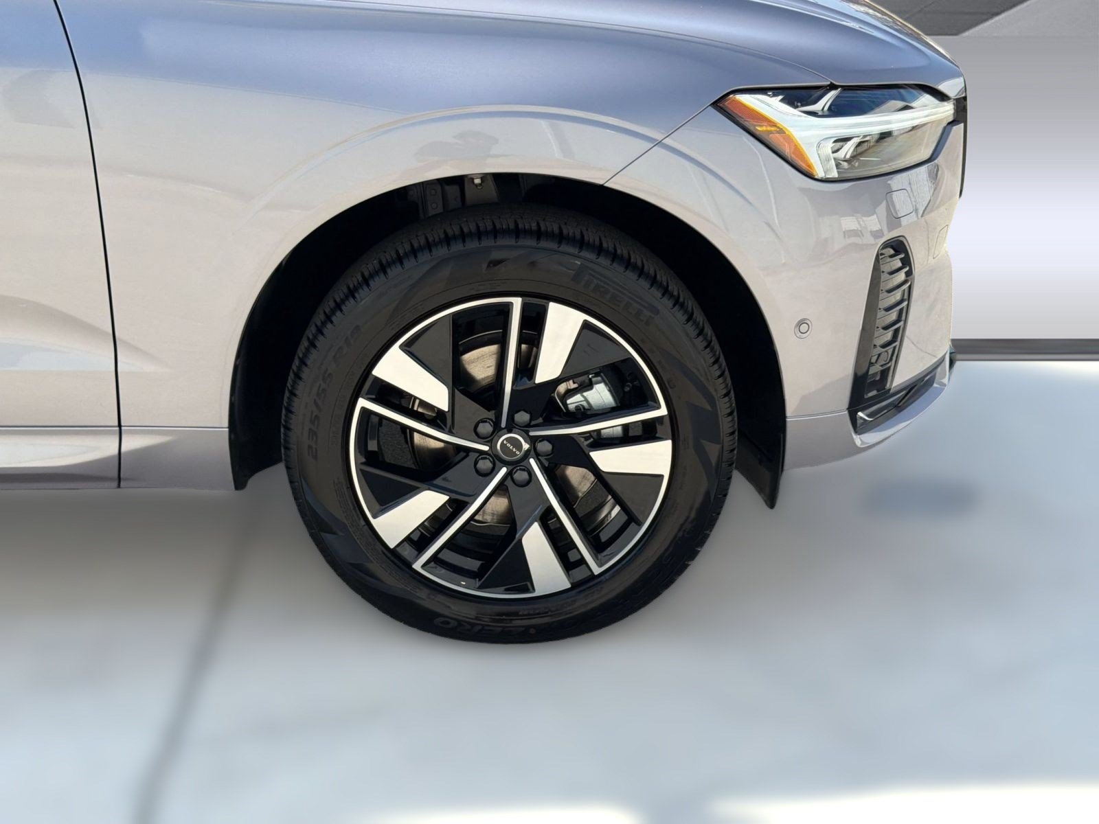 New 2026 Volvo XC60 B5 Plus w/ Climate Package AWD/4WD image 11