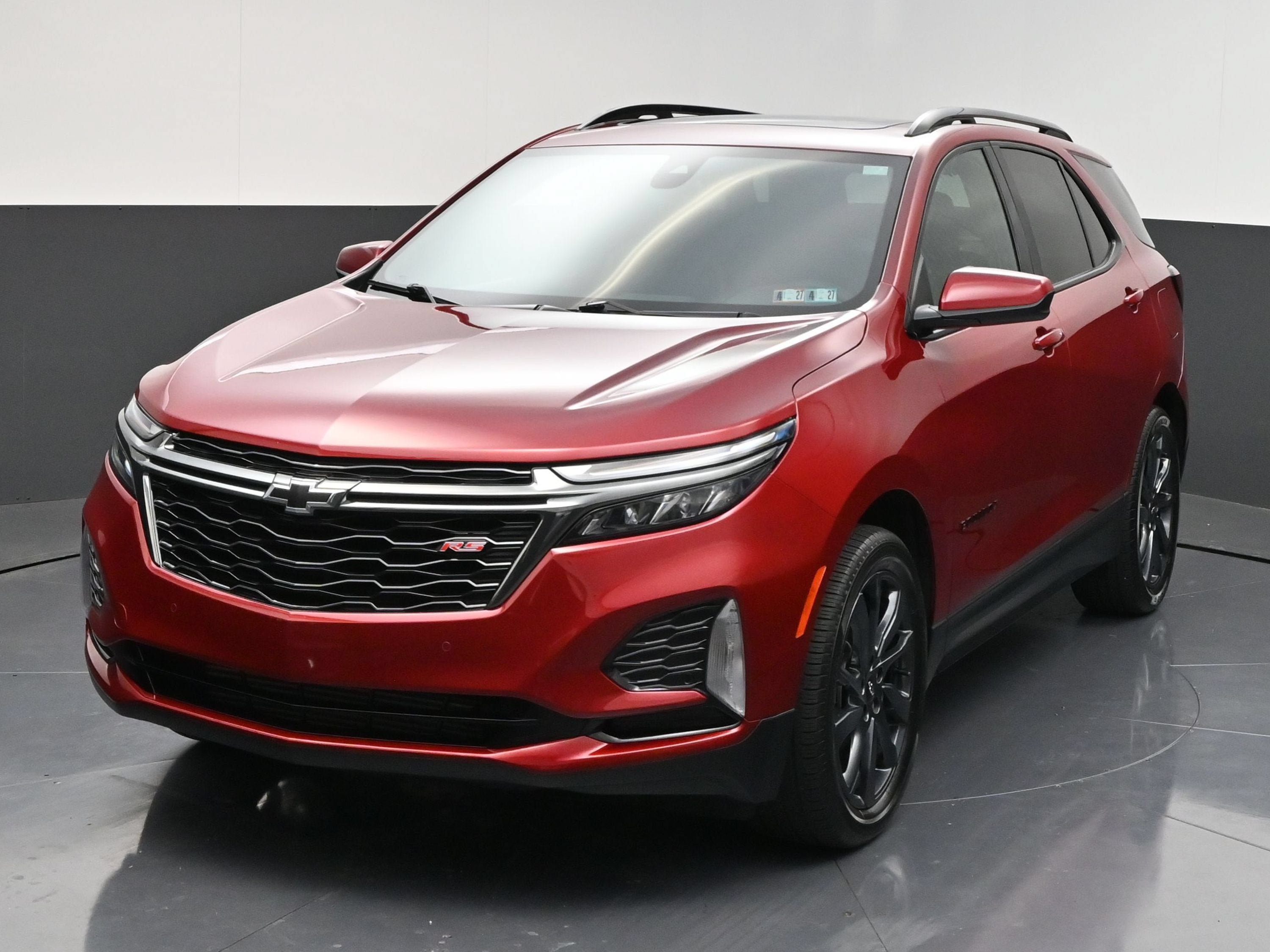 Certified 2023 Chevrolet Equinox RS FWD image 3
