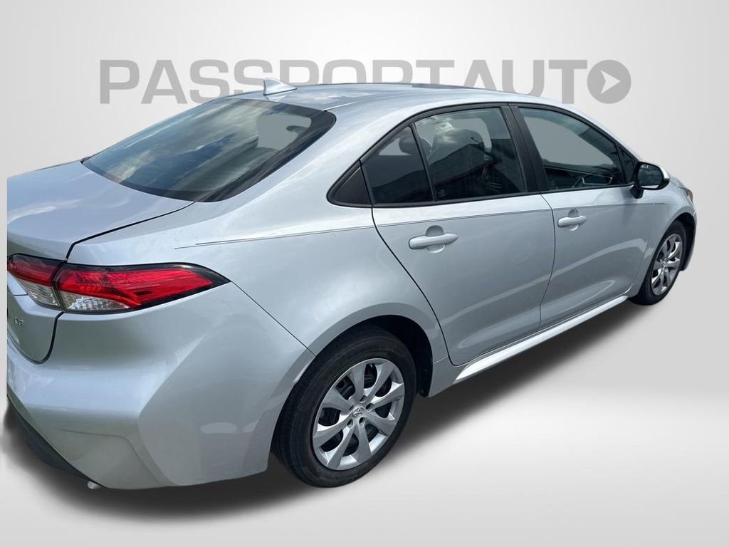 Used 2023 Toyota Corolla LE FWD image 1