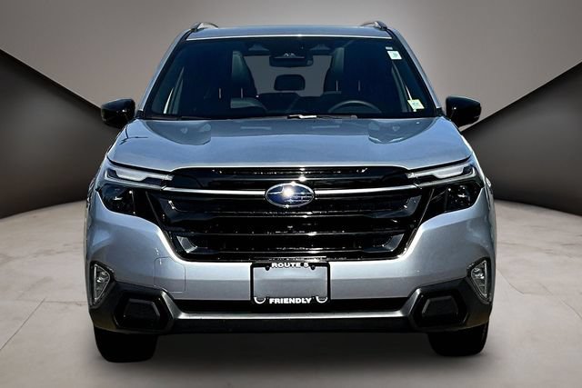 Used 2025 Subaru Forester Touring AWD/4WD image 2