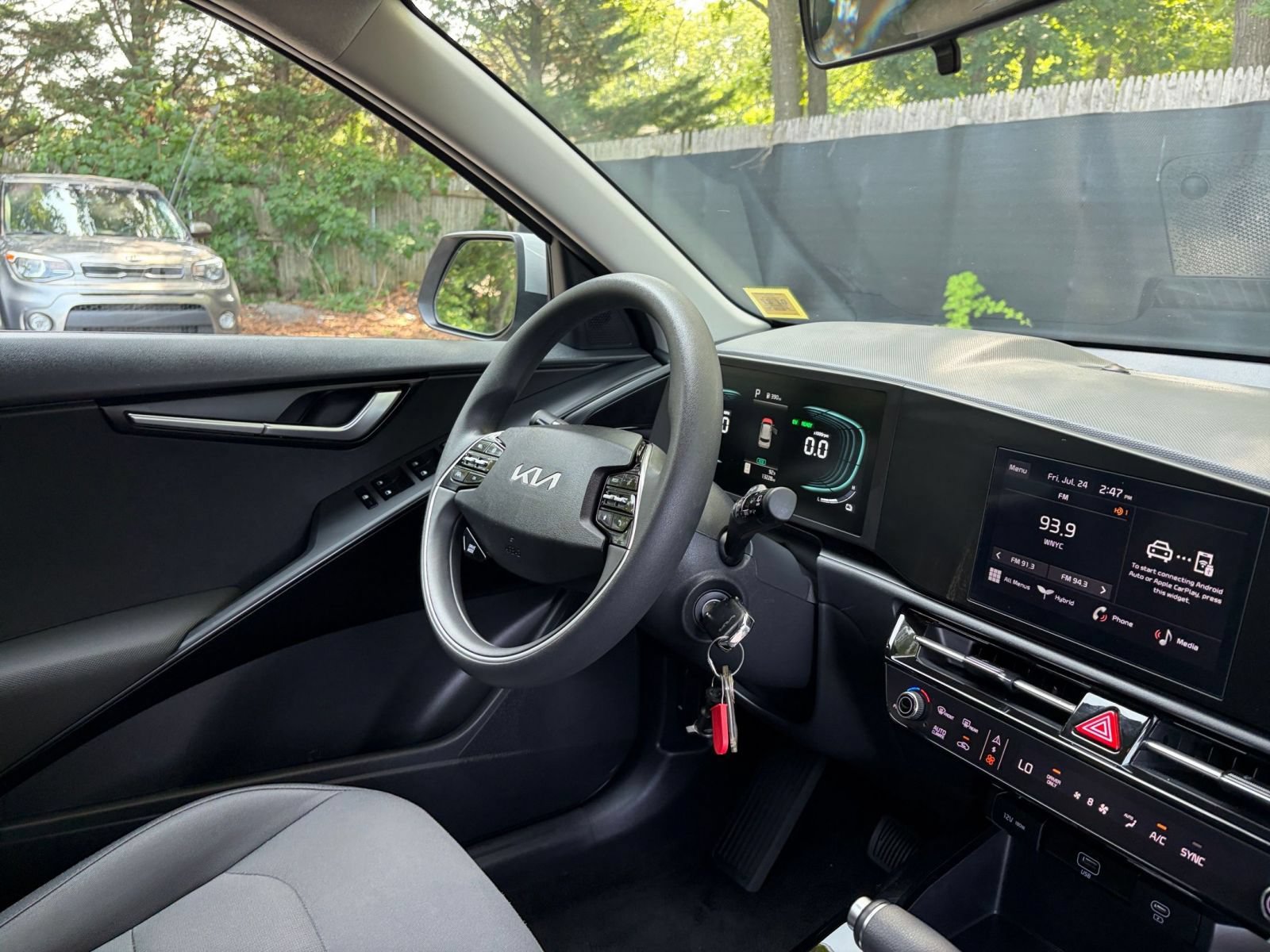 Used 2026 Kia Niro LX FWD image 32