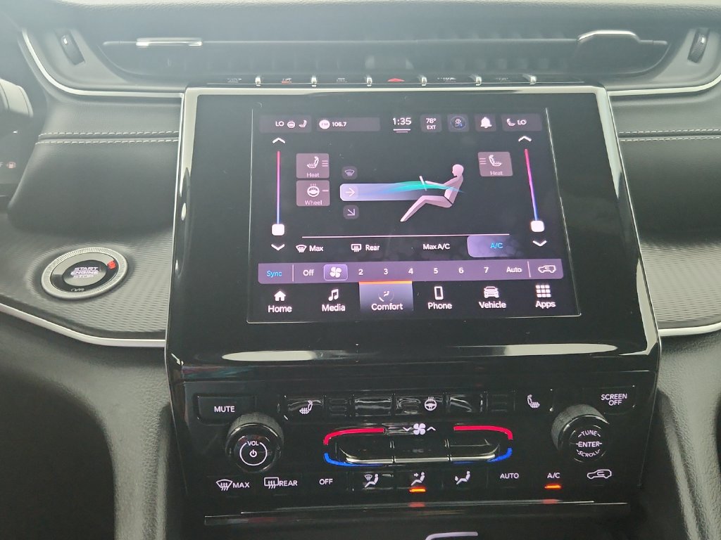Certified 2025 Jeep Grand Cherokee Altitude AWD/4WD image 29