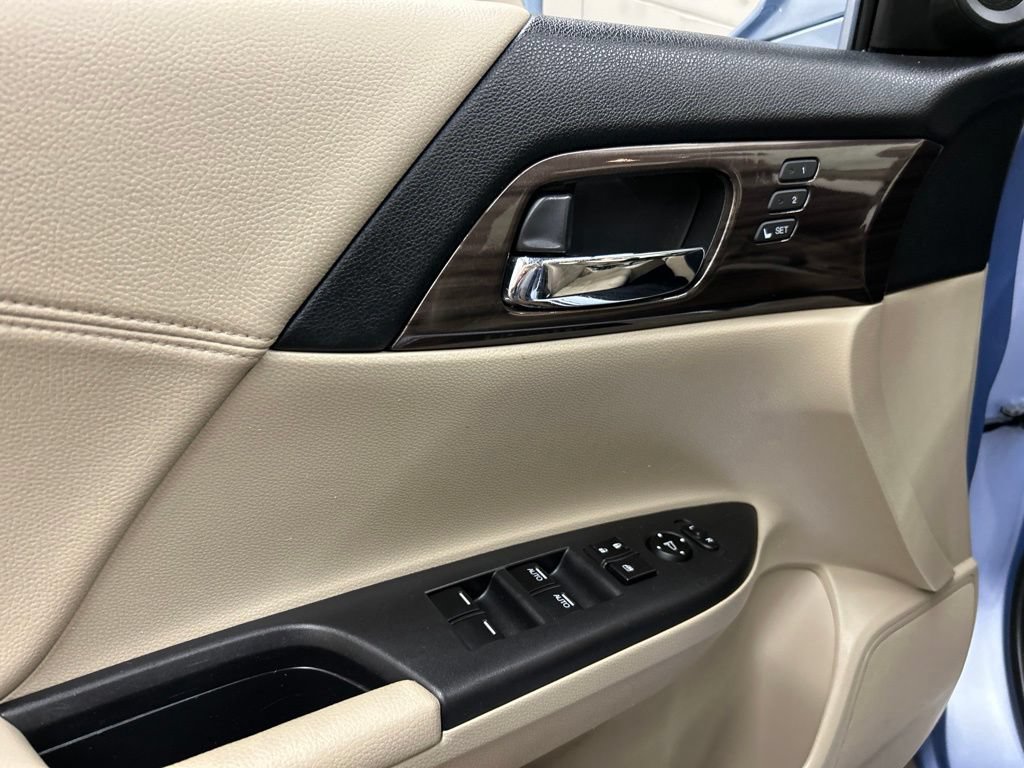 Used 2017 Honda Accord EX-L image 26