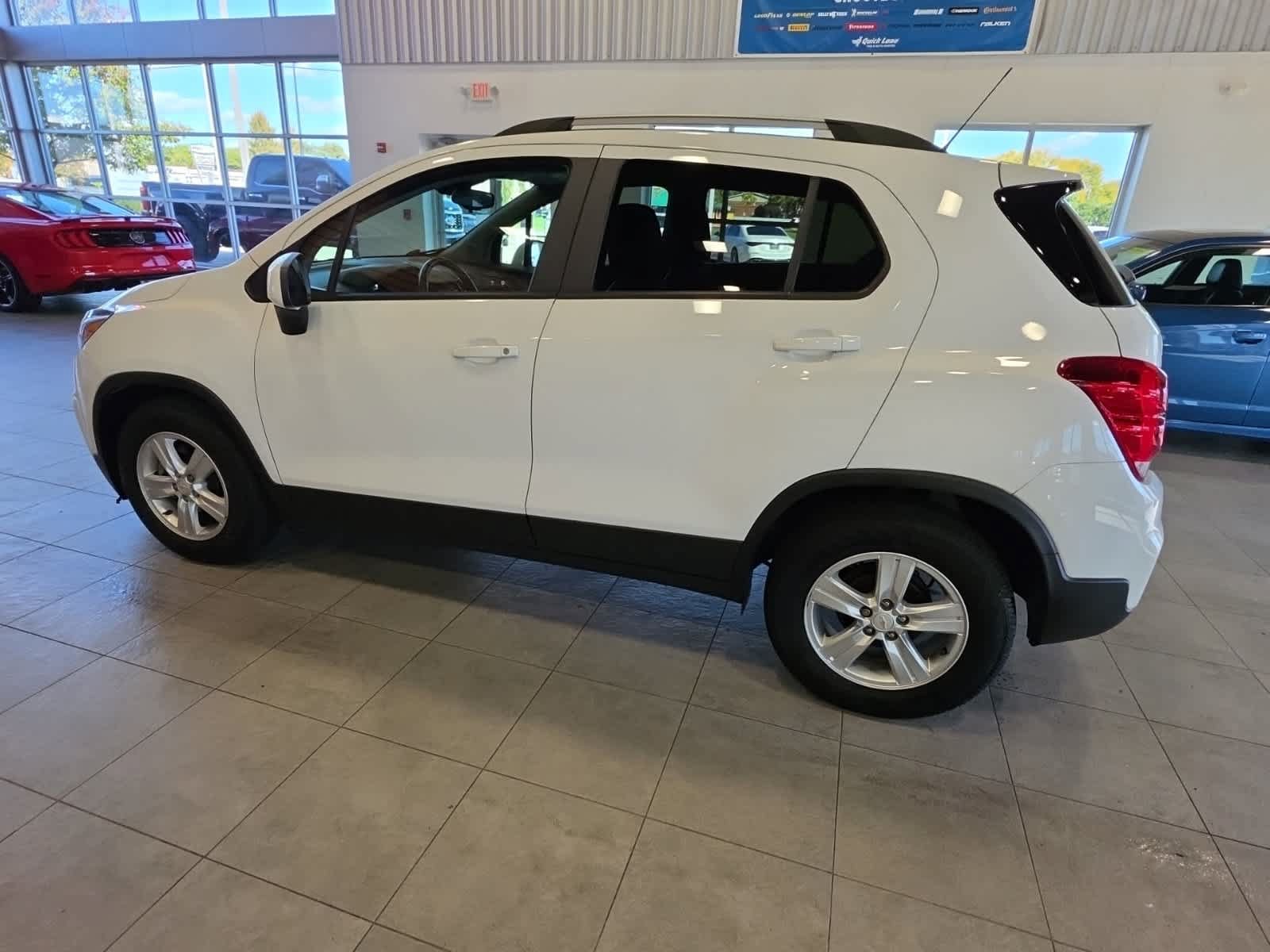 Used 2021 Chevrolet Trax LT FWD image 11