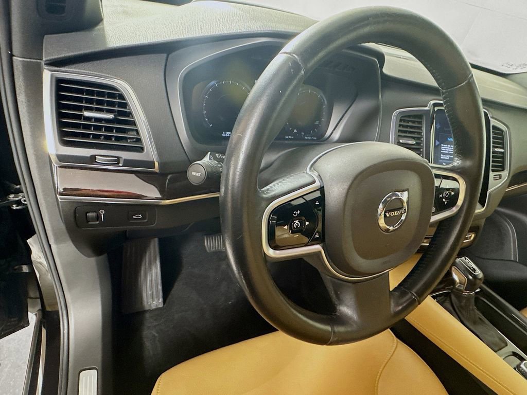 Used 2019 Volvo XC90 T6 Momentum w/ Advanced Package image 12