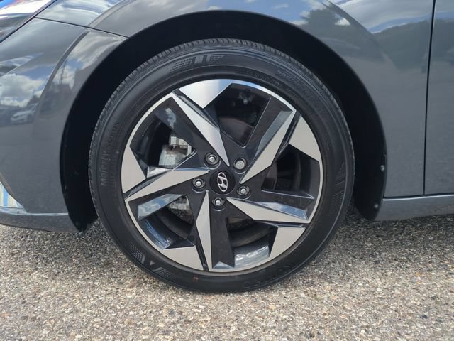 Certified 2023 Hyundai Elantra Limited FWD image 21