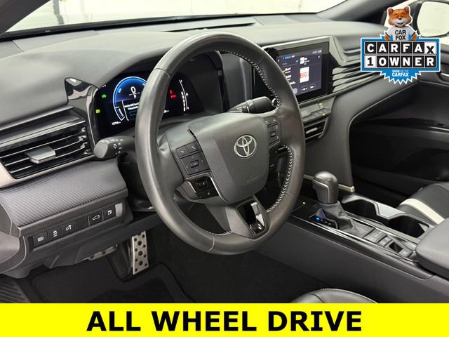 Used 2025 Toyota Camry SE w/ Convenience Package image 8