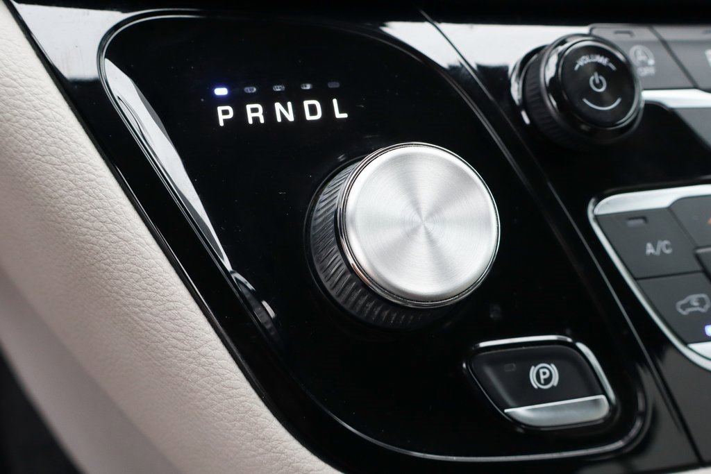 Used 2021 Chrysler Pacifica Touring-L image 38