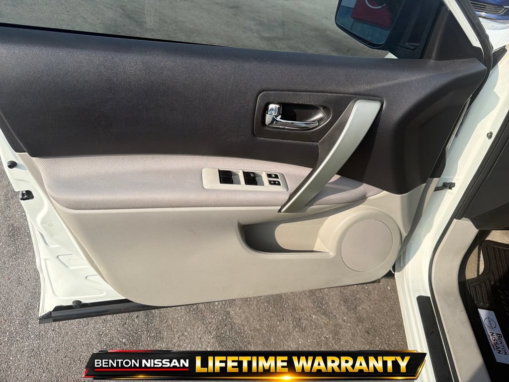 Used 2015 Nissan Rogue S w/ Convenience Package FWD image 12