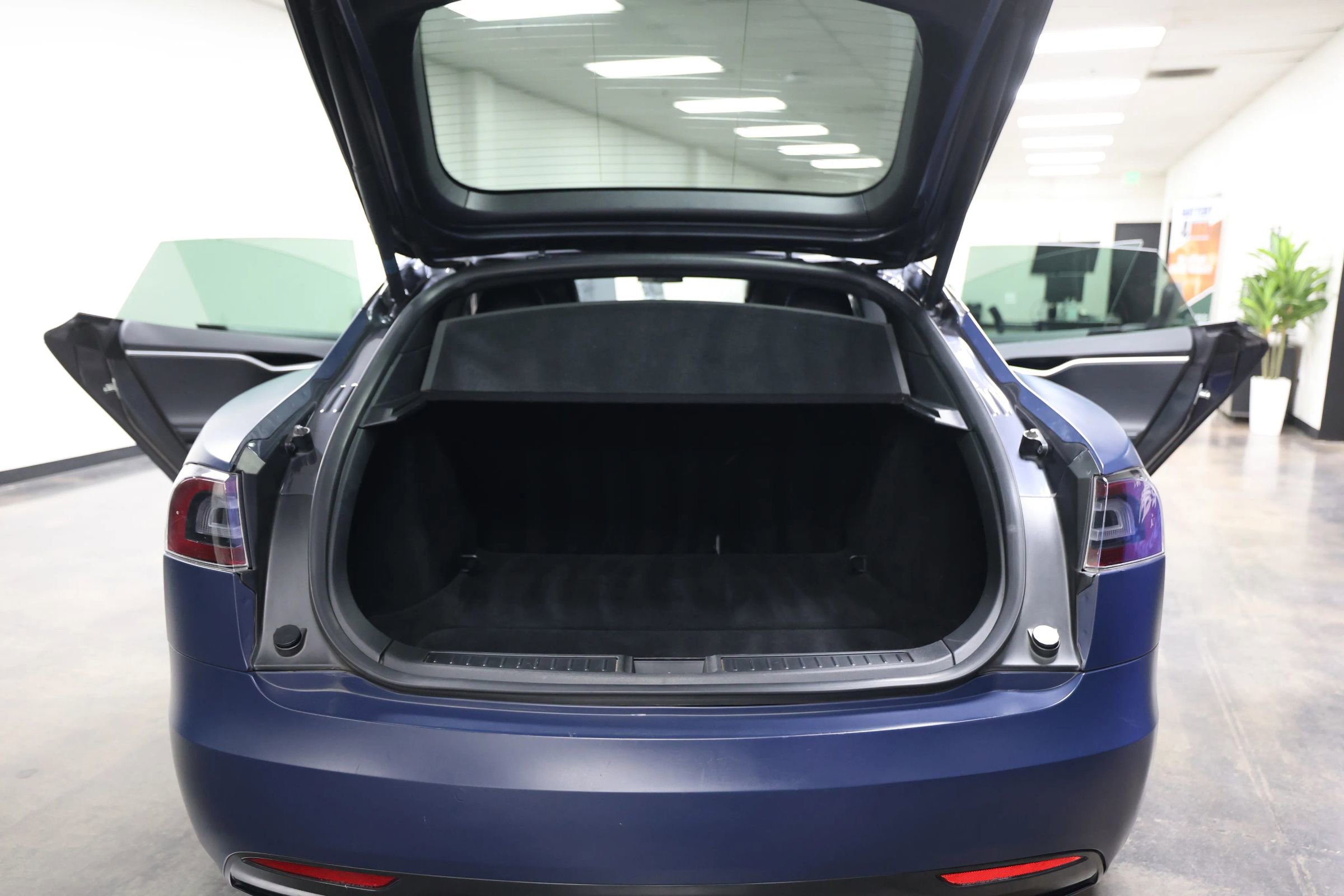 Used 2017 Tesla Model S 90D image 41