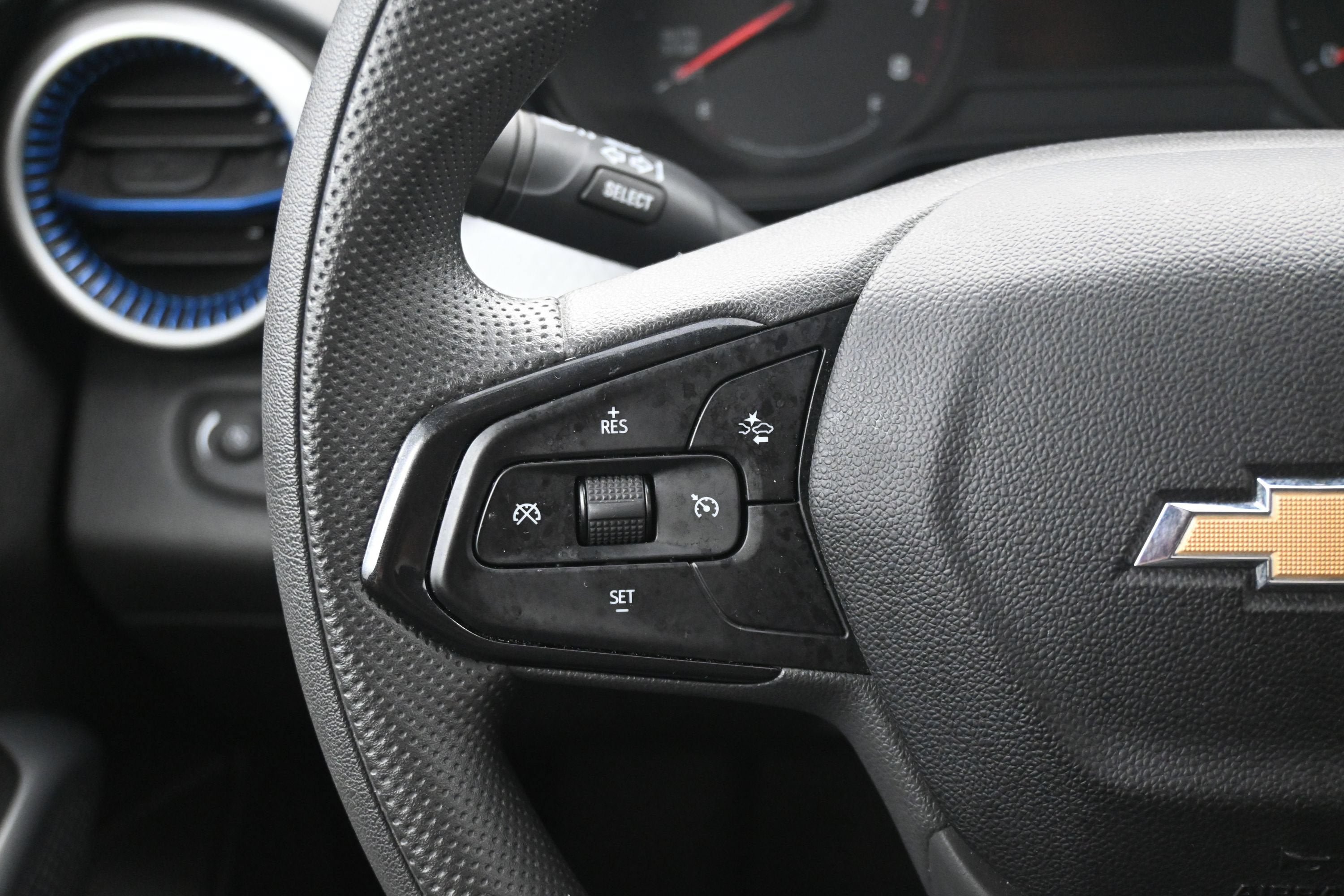 Certified 2024 Chevrolet Trax LS w/ Driver Confidence Package FWD image 9