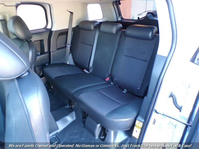 Used 2007 Toyota FJ Cruiser 4WD image 18