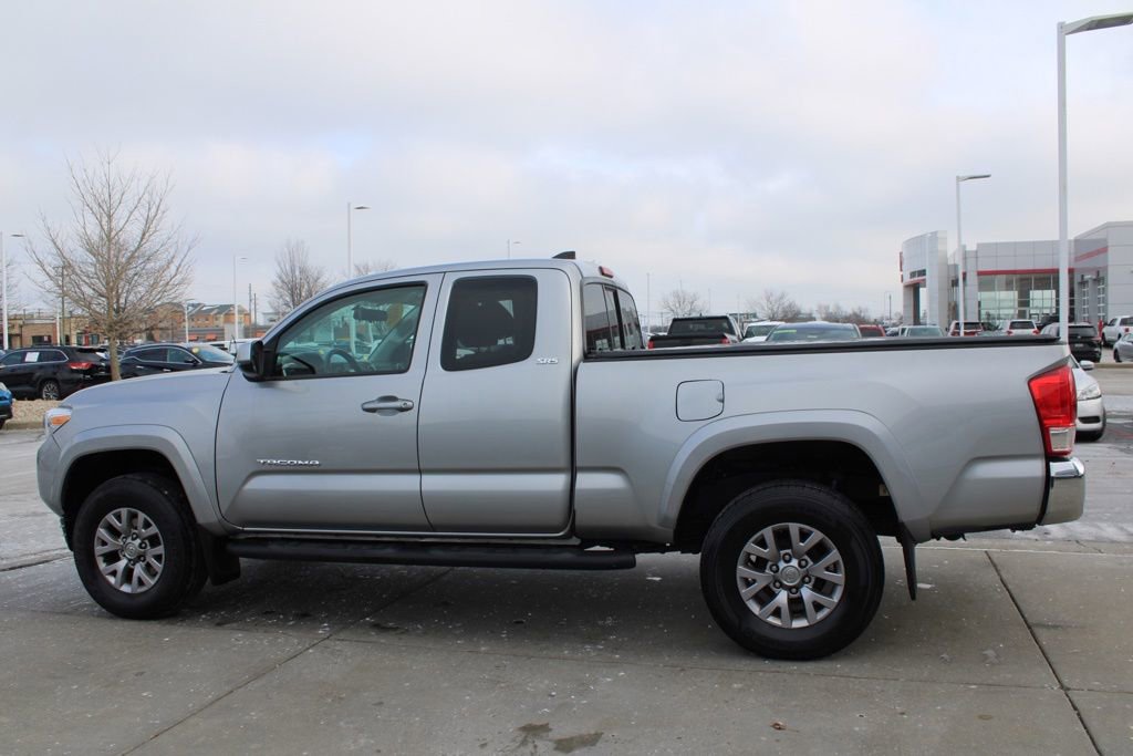 Used 2016 Toyota Tacoma SR5 image 4
