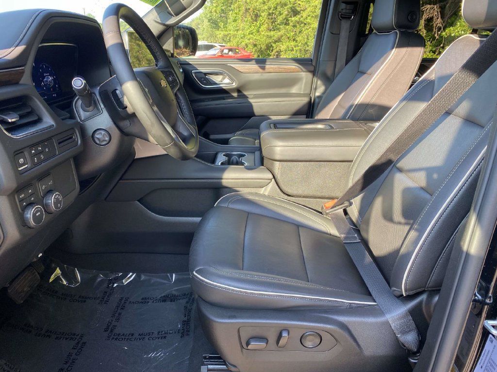 Used 2024 Chevrolet Tahoe Premier AWD/4WD image 14