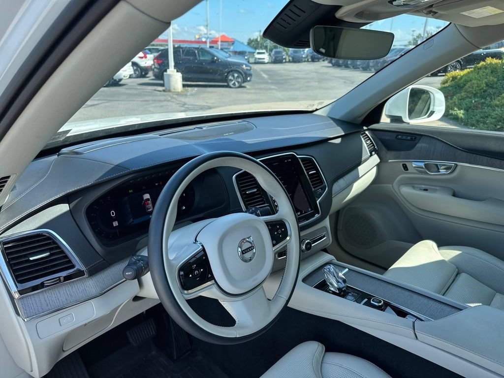 Used 2025 Volvo XC90 B6 Ultra w/ Protection Package Premier AWD/4WD image 11