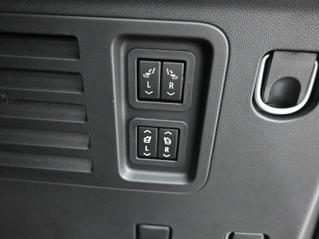 New 2026 Chevrolet Traverse RS image 13