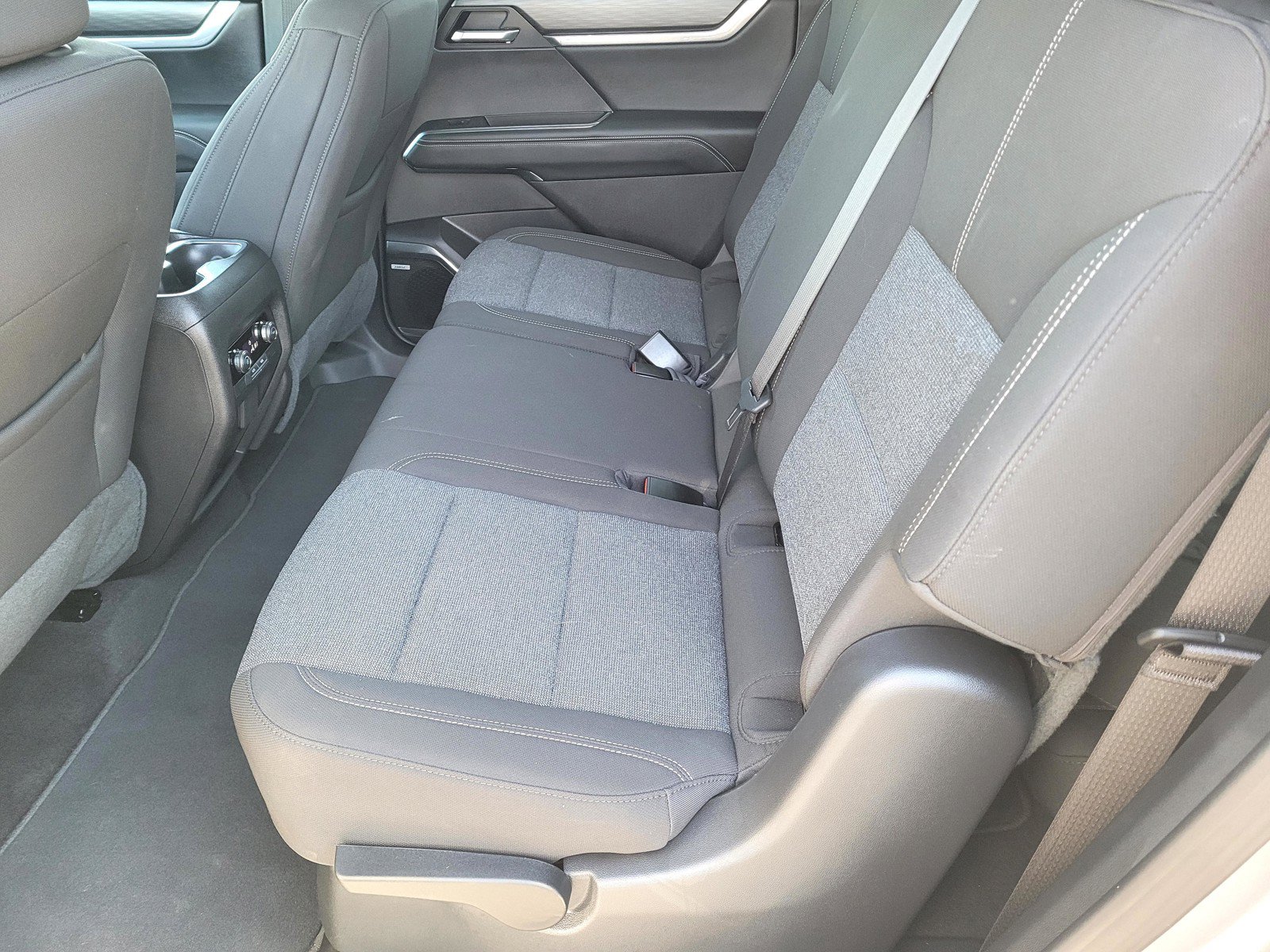 Used 2025 GMC Acadia Elevation FWD image 11