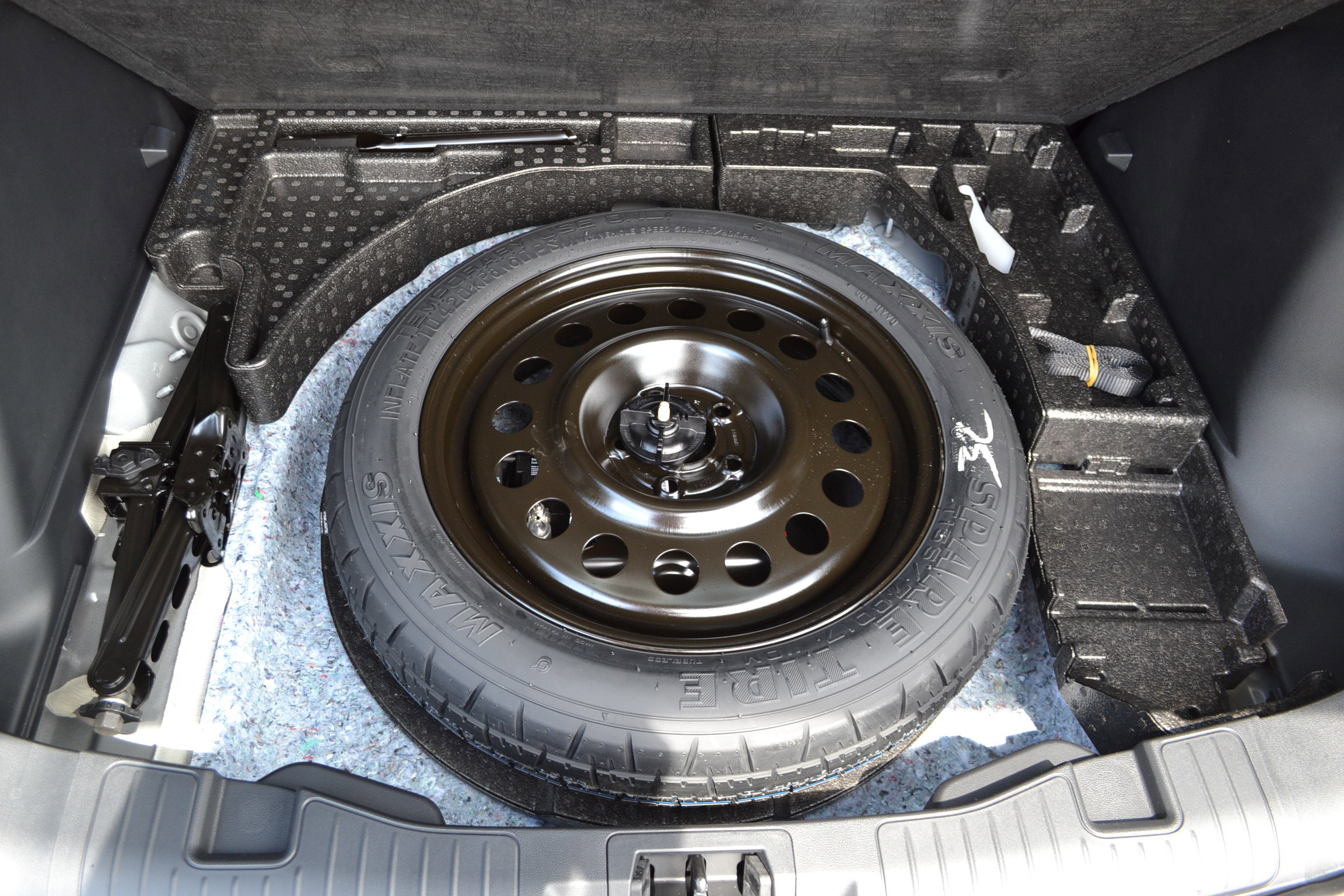 New 2025 Ford Escape ST-Line w/ Equipment Group 301A image 11