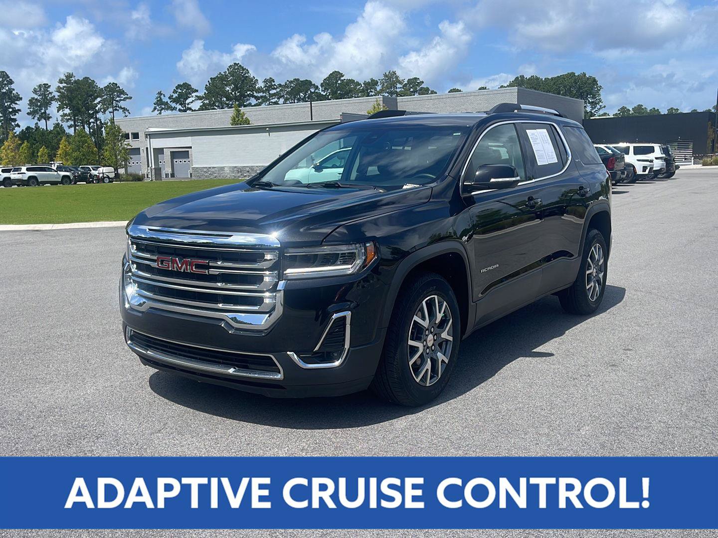 Used 2023 GMC Acadia SLT AWD/4WD image 3