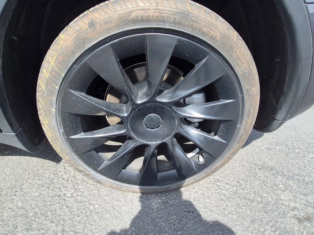 Used 2024 Tesla Model Y Long Range image 14