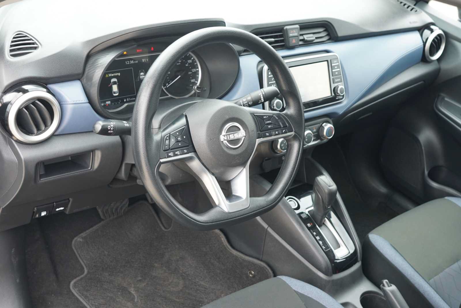 Used 2025 Nissan Versa SV FWD image 7