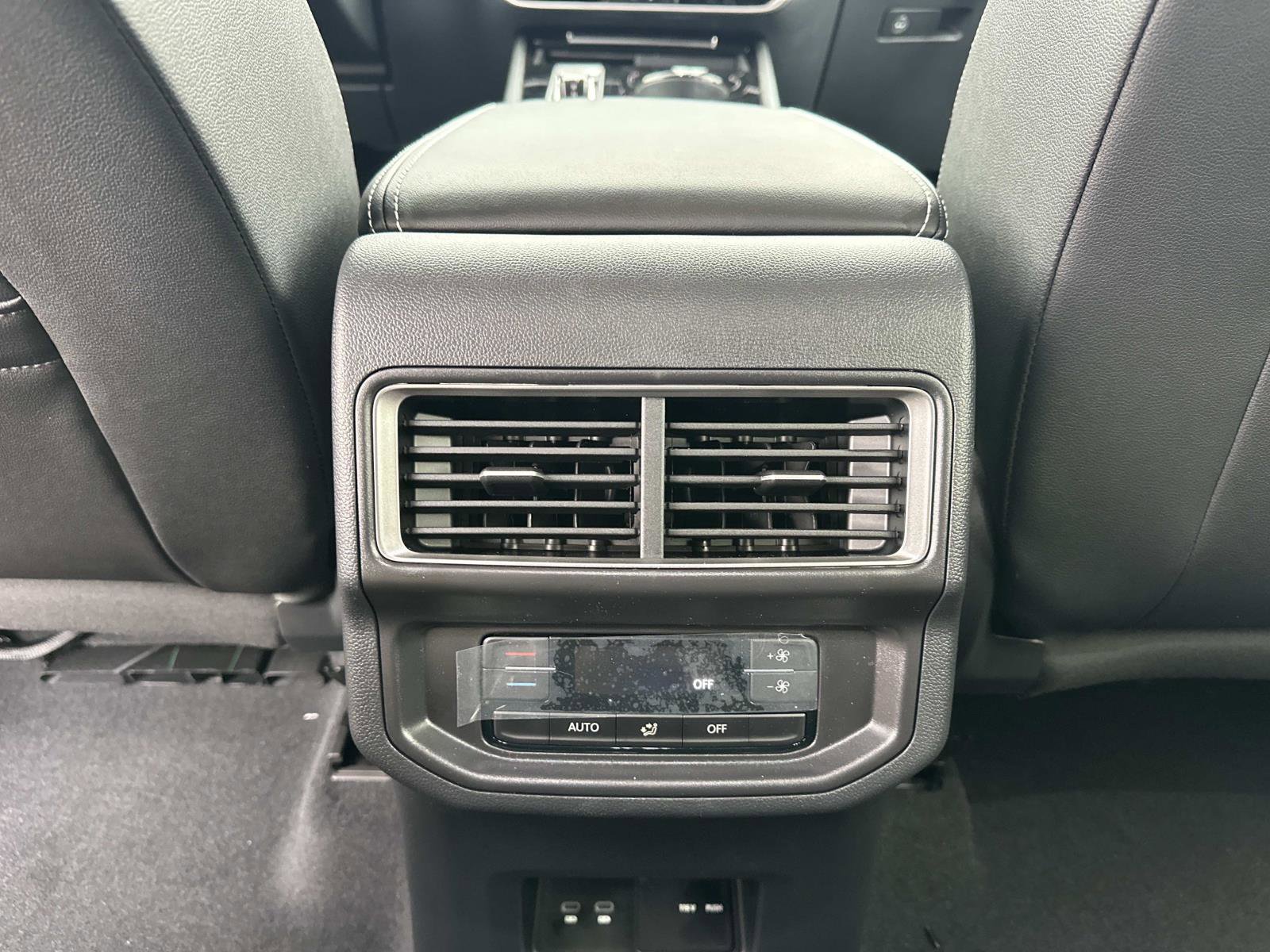 New 2026 Volkswagen Atlas SE image 15