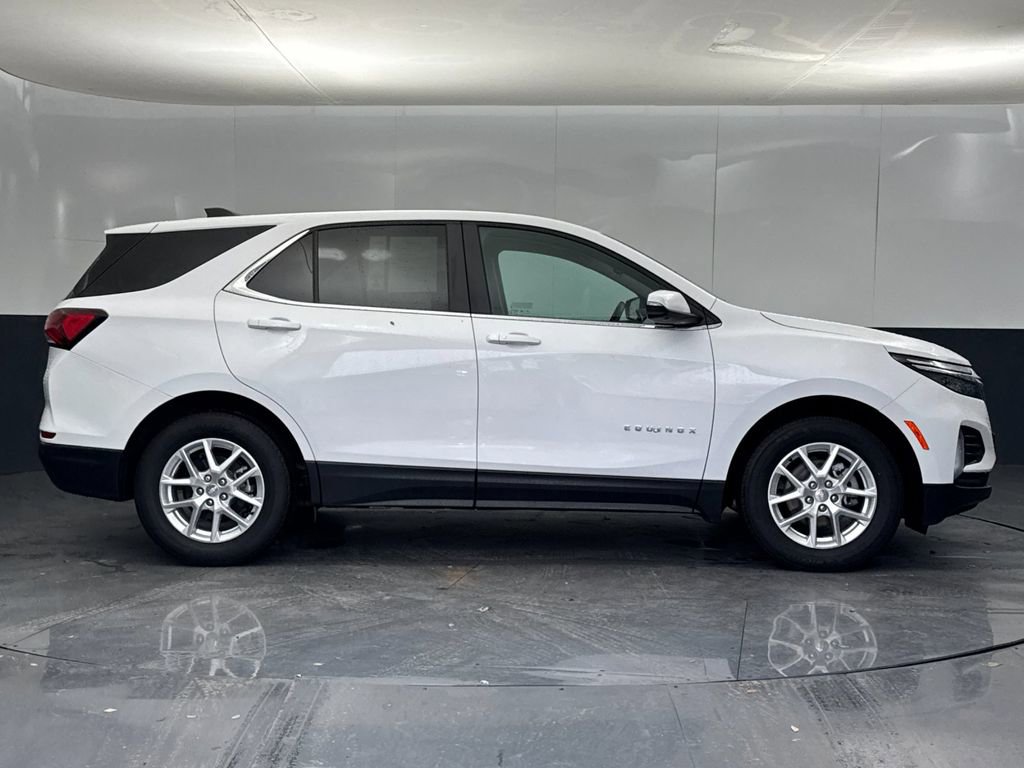 Used 2022 Chevrolet Equinox LT image 2