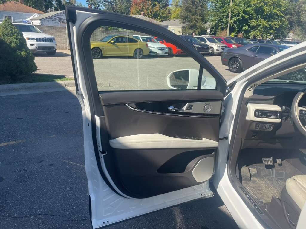 Used 2022 Lincoln Nautilus Black Label image 9