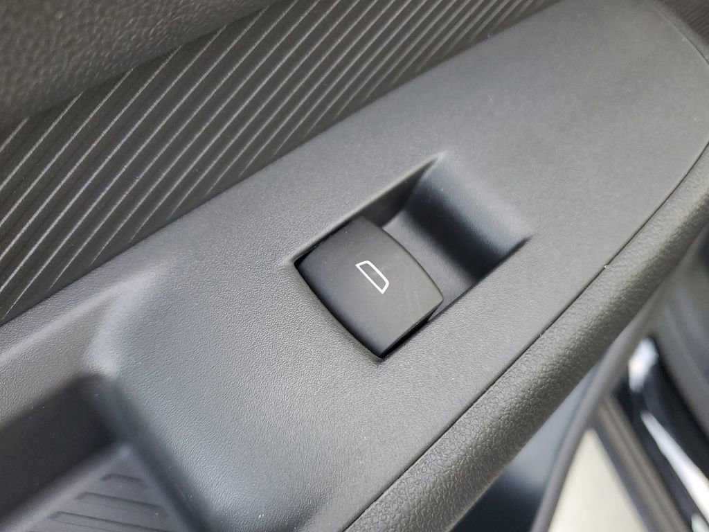 New 2027 Chevrolet Bolt RS w/ Technology Package FWD image 17