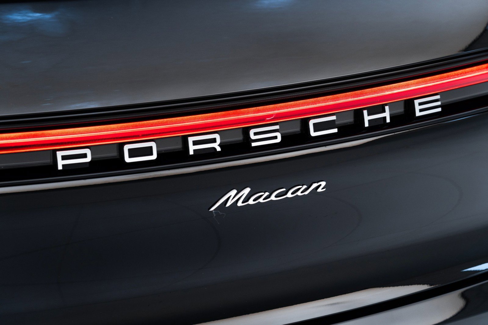 New 2025 Porsche Macan image 13