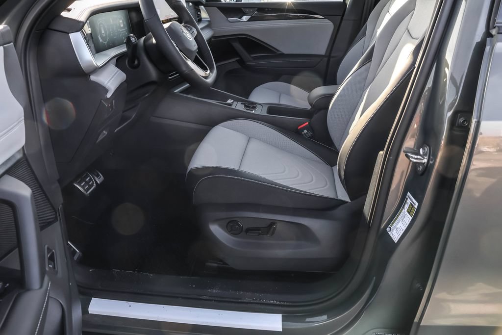 New 2026 Volkswagen Tiguan SE R-Line AWD/4WD image 22