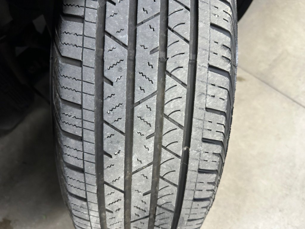 Certified 2023 GMC Acadia SLE w/ Driver Convenience Package image 38