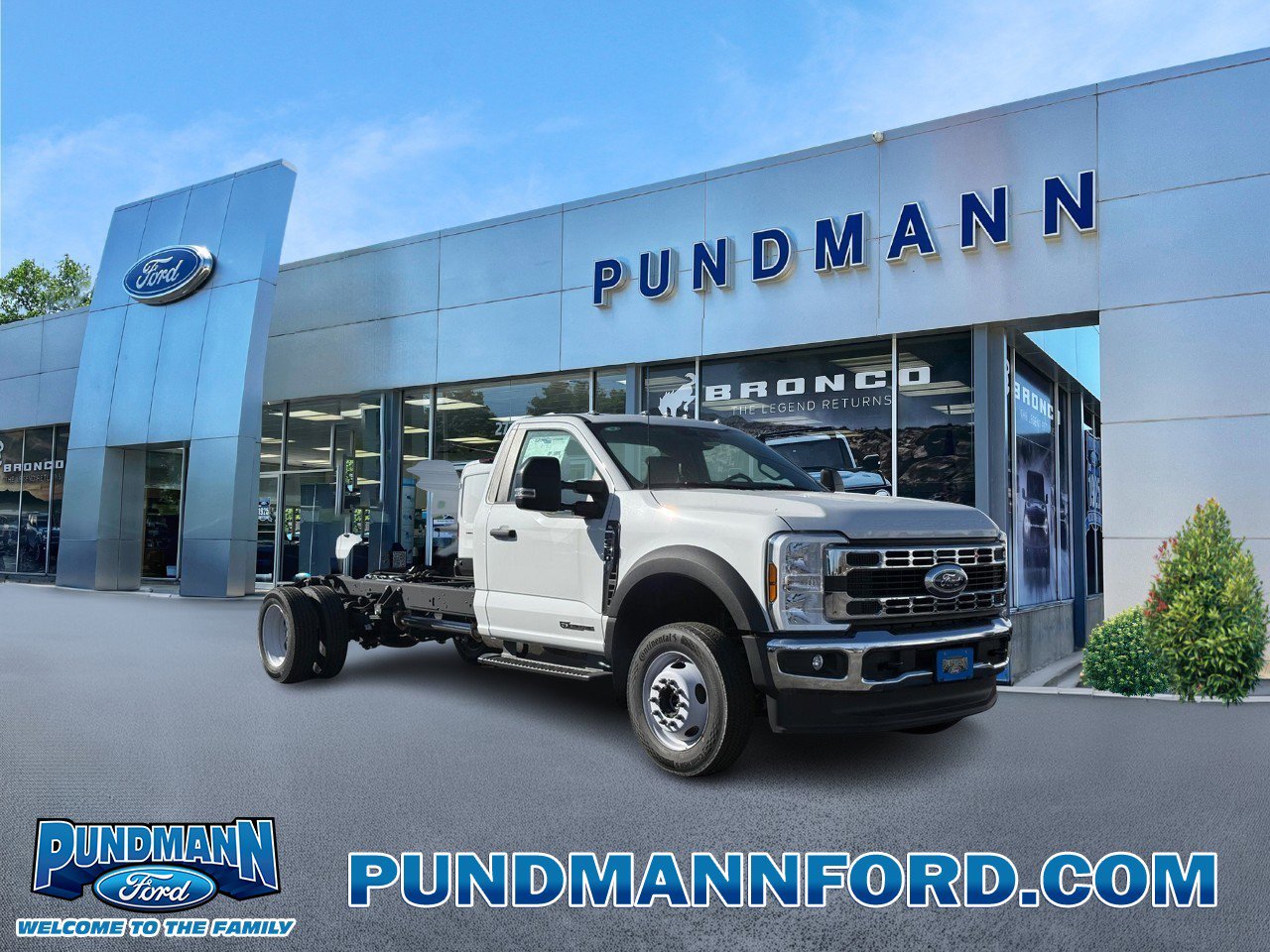 New 2025 Ford F550 4x4 Regular Cab Super Duty image 1